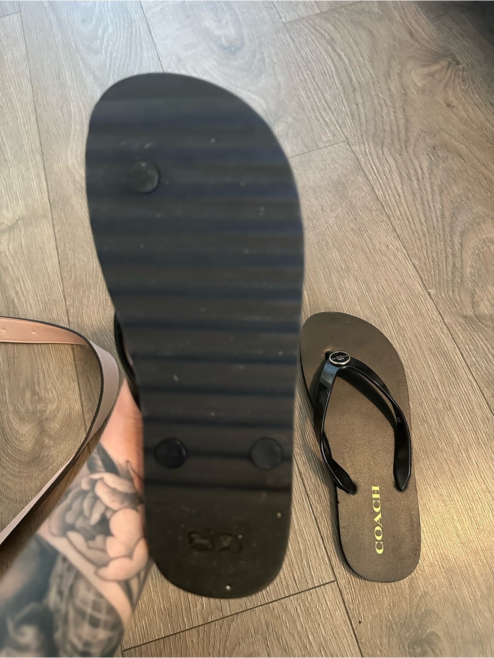 Coach flip flops - Picture 3 of 3